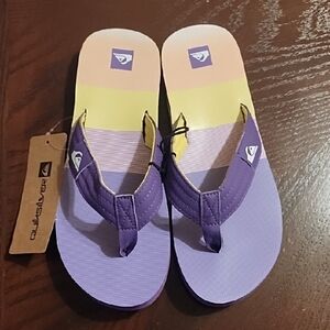 QUICK SILVER WOMEN SANDALS, NEW.